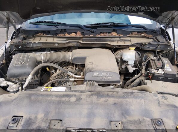 1C6RR7FG1GS395998 2016 RAM 1500 Серебряный Вид сзади