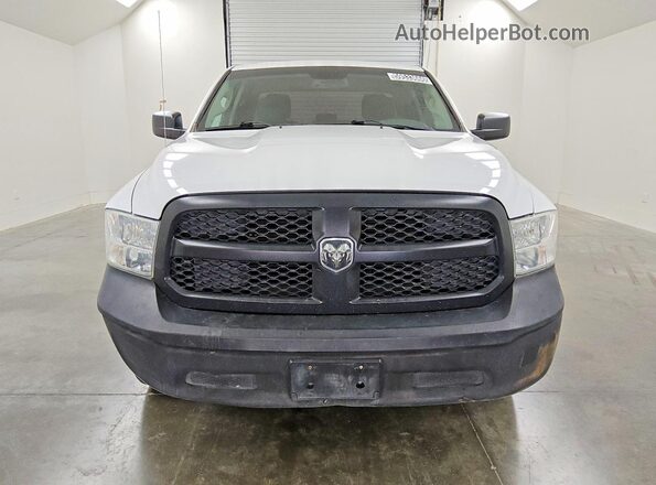1C6RR7FG1JS303392 2018 RAM 1500 White Դիմացի տեսք