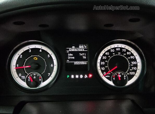 1C6RR7FG1JS303392 2018 RAM 1500 White 