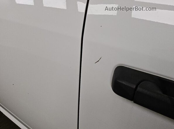 1C6RR7FG1JS303392 2018 RAM 1500 White 