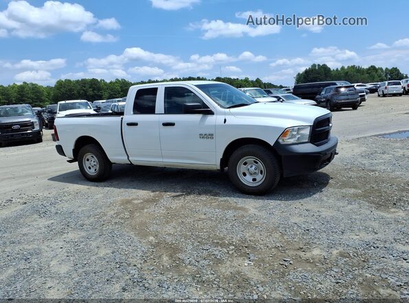1C6RR7FG1JS326218 2018 RAM 1500 White Widok wnętrza z tyłu