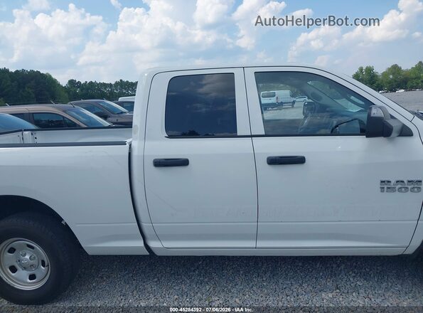 1C6RR7FG1JS326221 2018 RAM 1500 White Вид задньої частини салону