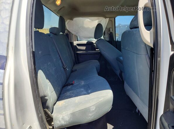 1C6RR7FG2KS631857 2019 RAM 1500 White უკანა სავარძლების ხედი