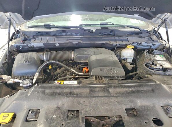 1C6RR7FG3HS718501 2017 RAM 1500 Silver Вид задньої частини салону