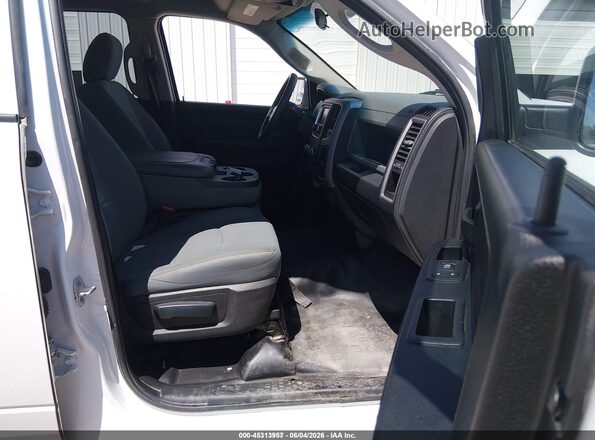 1C6RR7FG3HS826553 2017 RAM 1500 White Вид салону спереду