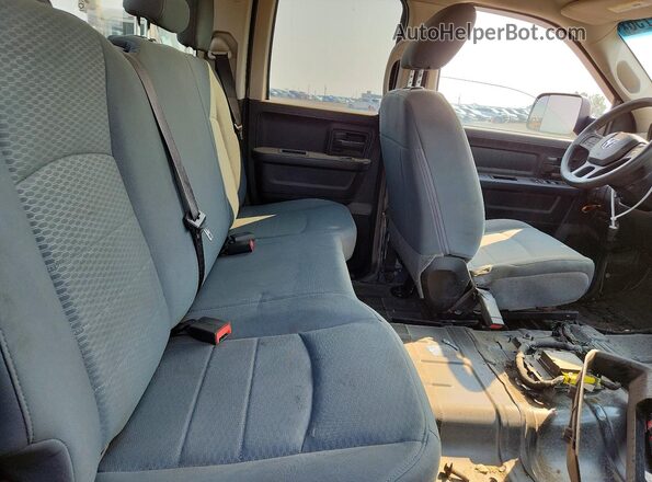 1C6RR7FG3JS293447 2018 RAM 1500 Черный Вид задних сидений
