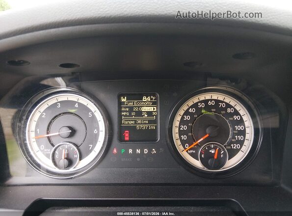 1C6RR7FG3JS326091 2018 RAM 1500 Silver Հետևի նստատեղերի տեսք