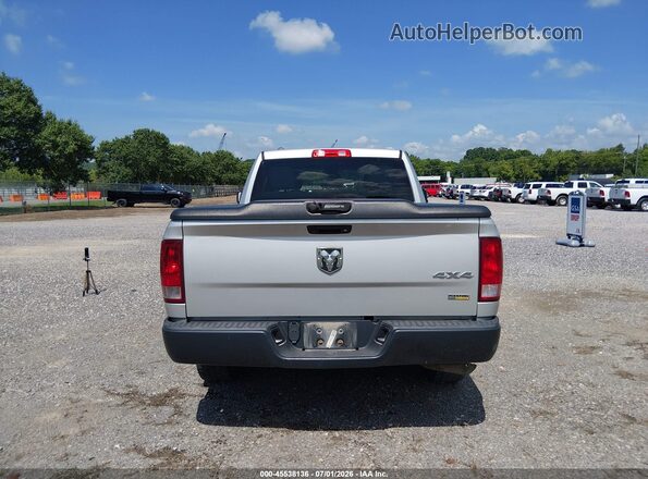 1C6RR7FG3JS326091 2018 RAM 1500 Silver 