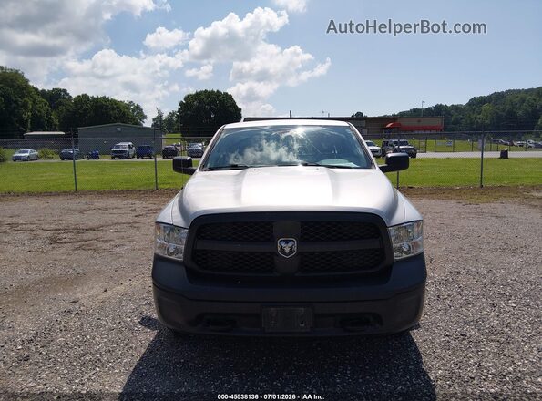 1C6RR7FG3JS326091 2018 RAM 1500 Silver Սարքավորումների վահանակի տեսք