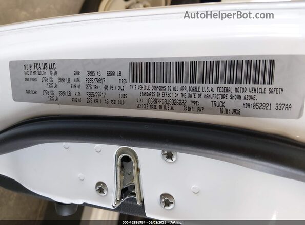 1C6RR7FG3JS326222 2018 RAM 1500 White Շարժիչի բաժամունքի տեսք