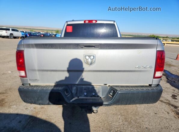 1C6RR7FG3LS130168 2020 RAM 1500 Серебряный Вид сзади
