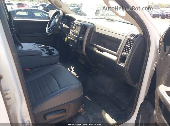 1C6RR7FG3LS151148 2020 RAM 1500 CLASSIC White Вид салону спереду