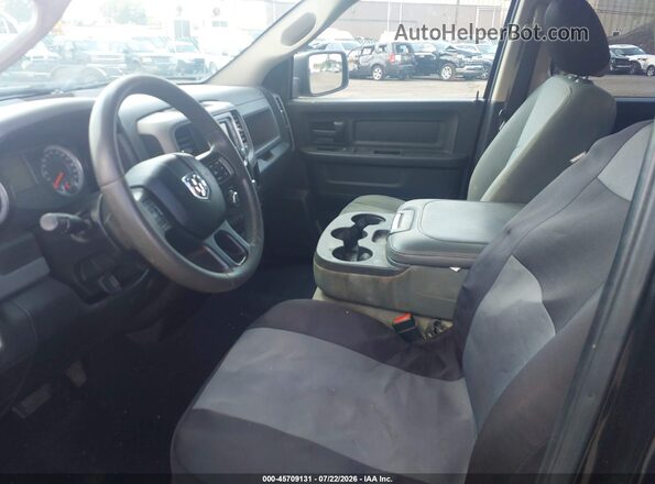 1C6RR7FG4JS126143 2018 RAM 1500 Black Widok wnętrza z przodu