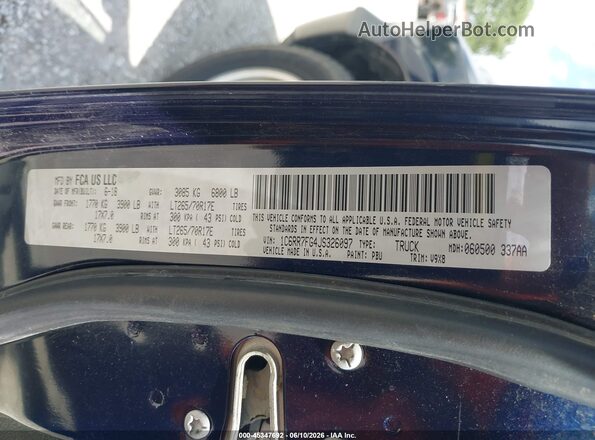 1C6RR7FG4JS326097 2018 RAM 1500 Синий Вид подкапотного пространства