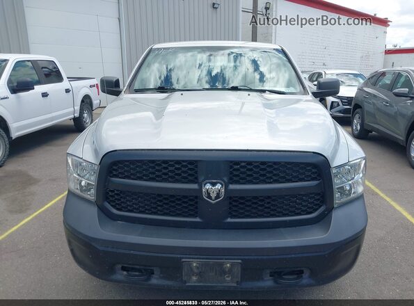 1C6RR7FG5HS709346 2017 RAM 1500 Gray Вид щитка приладів