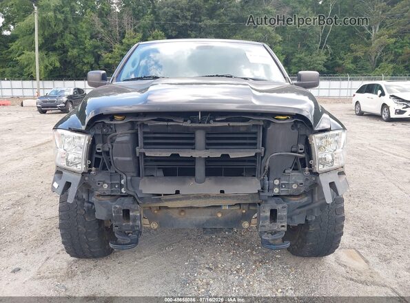 1C6RR7FG5HS737972 2017 RAM 1500 Черный Вид задней части салона