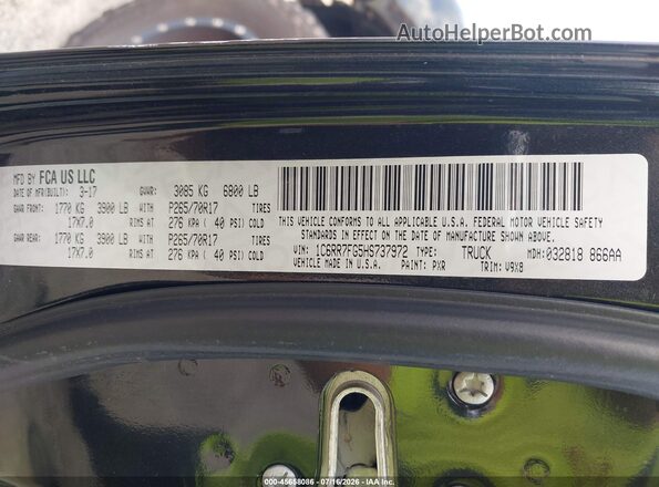 1C6RR7FG5HS737972 2017 RAM 1500 Черный Вид подкапотного пространства