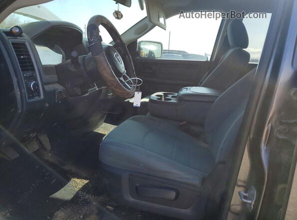 1C6RR7FG6JS297931 2018 RAM 1500 Серый Вид салона спереди