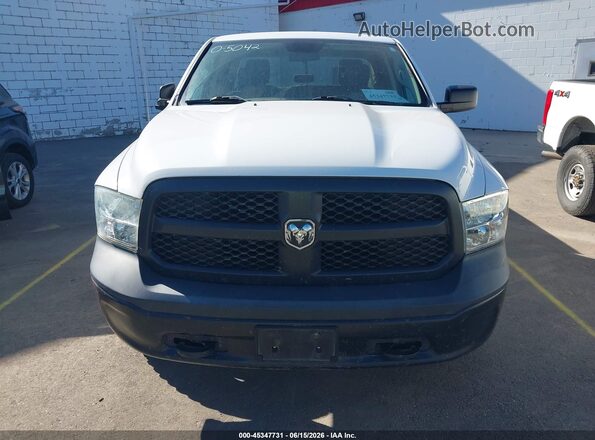 1C6RR7FG6JS306711 2018 RAM 1500 White Widok wnętrza z tyłu