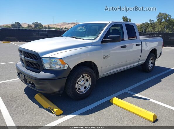 1C6RR7FG6JS326103 2018 RAM 1500 Silver წინა მარცხენა ხედი სამი მეოთხედიდან