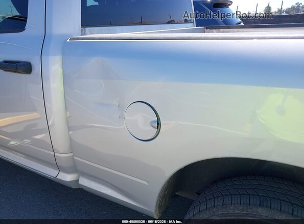 1C6RR7FG6JS326103 2018 RAM 1500 Silver წინა ხედი