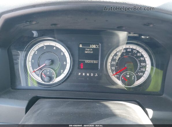 1C6RR7FG6JS326120 2018 RAM 1500 Белый Вид задних сидений