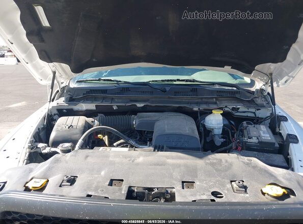 1C6RR7FG6JS326120 2018 RAM 1500 Белый Вид сзади