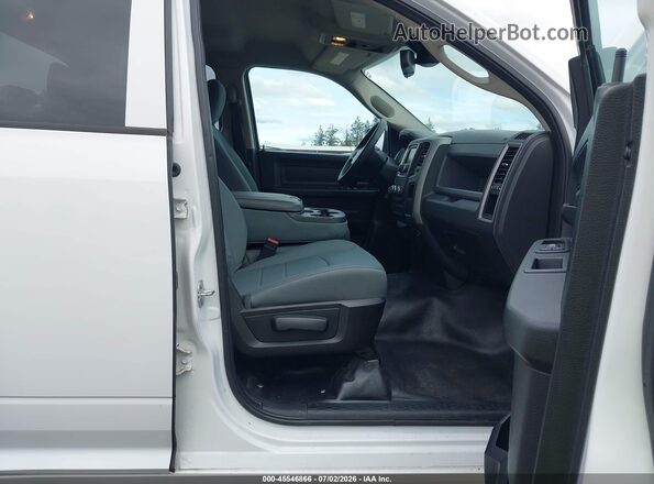 1C6RR7FG7GS396136 2016 RAM 1500 Белый Вид салона спереди