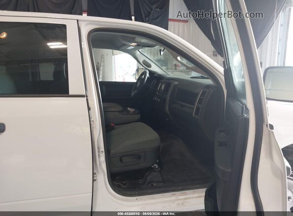 1C6RR7FG7JS284430 2018 RAM 1500 White Vista interior delantera