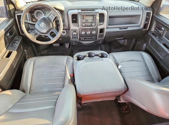 1C6RR7FG7JS306538 2018 RAM 1500 White Vista del salpicadero