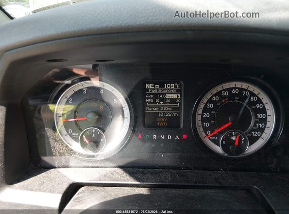 1C6RR7FG7JS327602 2018 RAM 1500 Silver Հետևի նստատեղերի տեսք