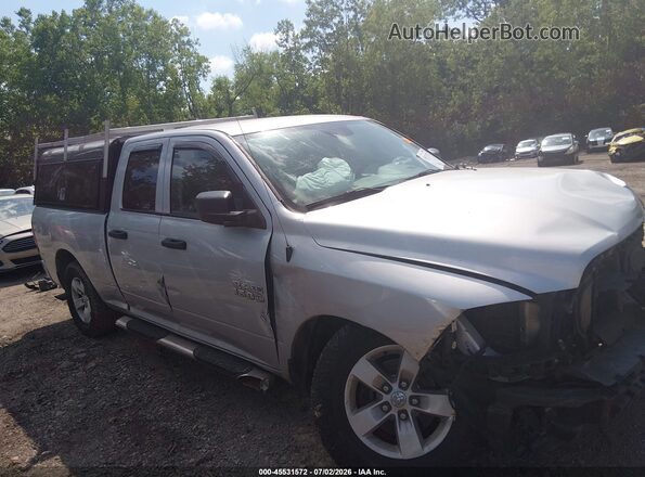 1C6RR7FG7JS327602 2018 RAM 1500 Silver Սալոնի 360 աստիճան տեսք