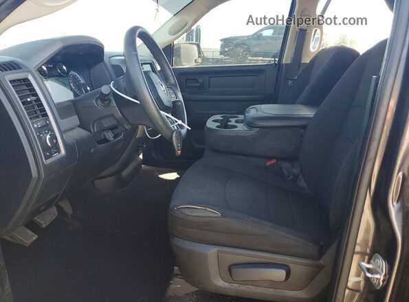 1C6RR7FG7LS122039 2020 RAM 1500 Charcoal Widok wnętrza z przodu