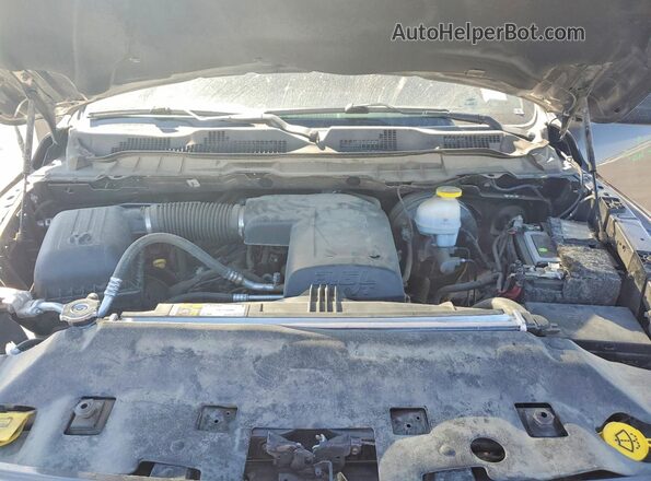 1C6RR7FG7LS122039 2020 RAM 1500 Charcoal Widok wnętrza z tyłu