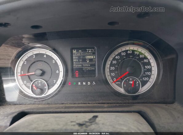 1C6RR7FG8GS377157 2016 RAM 1500 Silver Вид задніх сидінь
