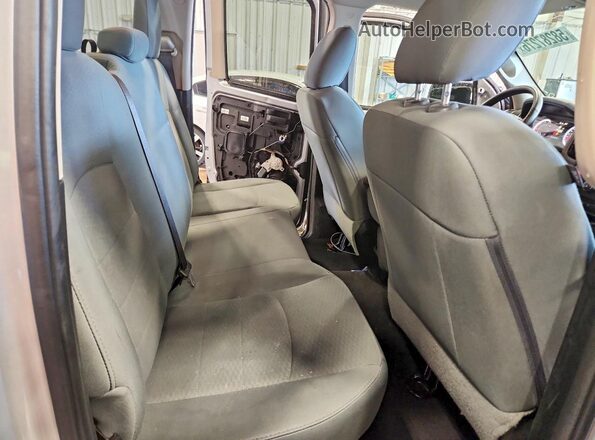 1C6RR7FG8HS631516 2017 RAM 1500 Silver უკანა სავარძლების ხედი