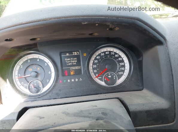 1C6RR7FG8JS203418 2018 RAM 1500 Gray Հետևի նստատեղերի տեսք