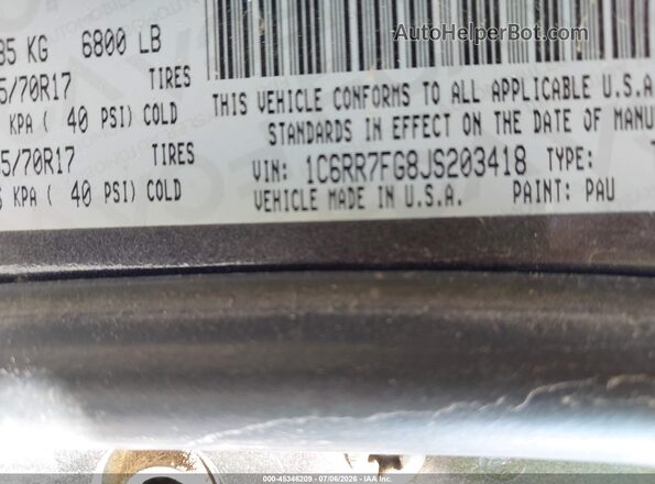 1C6RR7FG8JS203418 2018 RAM 1500 Gray Շարժիչի բաժամունքի տեսք