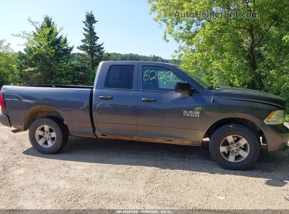 1C6RR7FG8JS203418 2018 RAM 1500 Gray Սալոնի հետևի տեսք