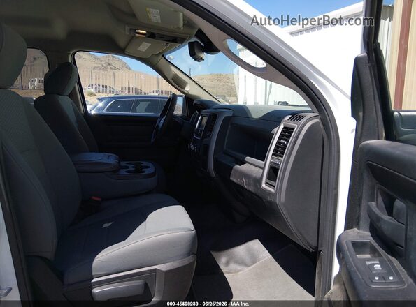 1C6RR7FG9GS390399 2016 RAM 1500 White Front interior view