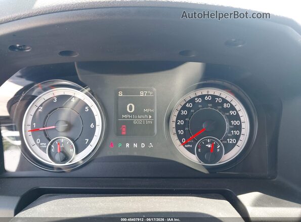 1C6RR7FG9HS610318 2017 RAM 1500 White Հետևի նստատեղերի տեսք