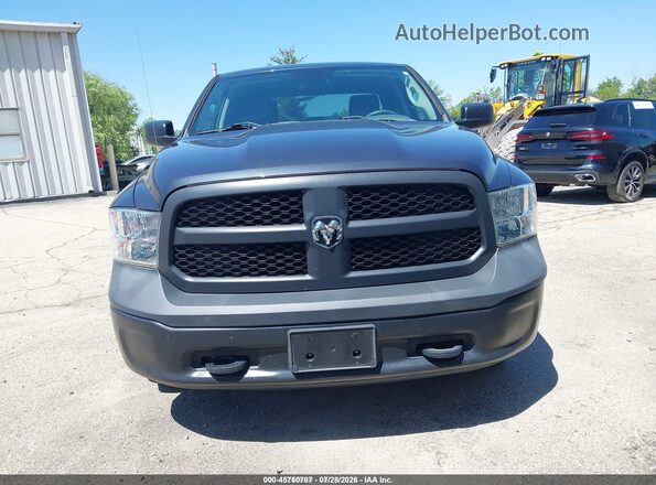 1C6RR7FG9JS291525 2018 RAM 1500 Gray უკანა სალონის ხედი