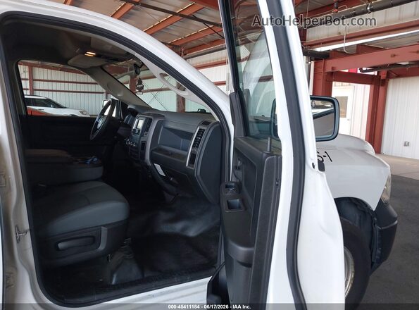 1C6RR7FG9JS326211 2018 RAM 1500 White წინა სალონის ხედი