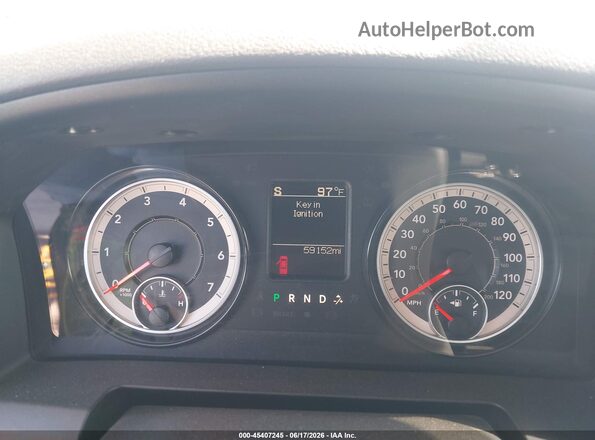 1C6RR7FGXHS610313 2017 RAM 1500 Белый Вид задних сидений