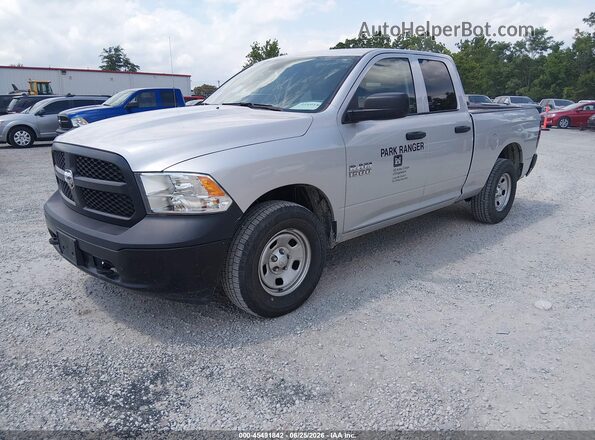 1C6RR7FGXJS326122 2018 RAM 1500 Silver წინა მარცხენა ხედი სამი მეოთხედიდან