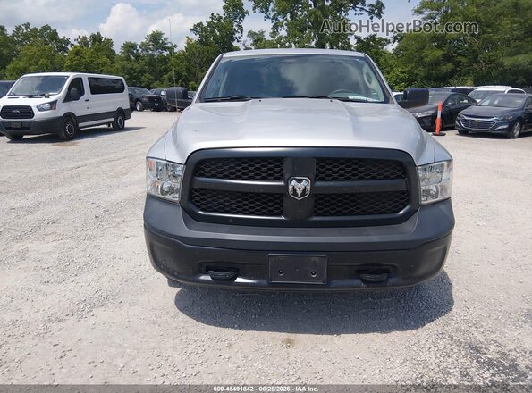 1C6RR7FGXJS326122 2018 RAM 1500 Silver წინა ხედი