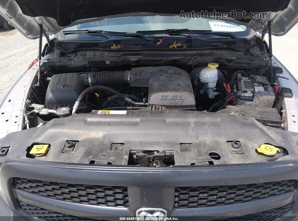 1C6RR7FGXJS326122 2018 RAM 1500 Silver უკანა ხედი