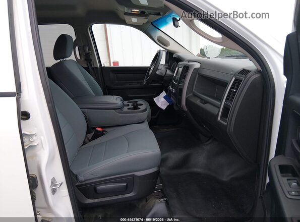 1C6RR7FGXJS326217 2018 RAM 1500 White Front interior view