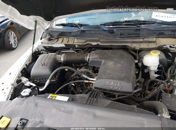 1C6RR7FGXJS326217 2018 RAM 1500 White Rear view