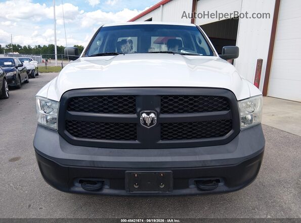 1C6RR7FGXJS326217 2018 RAM 1500 White Instrument cluster view